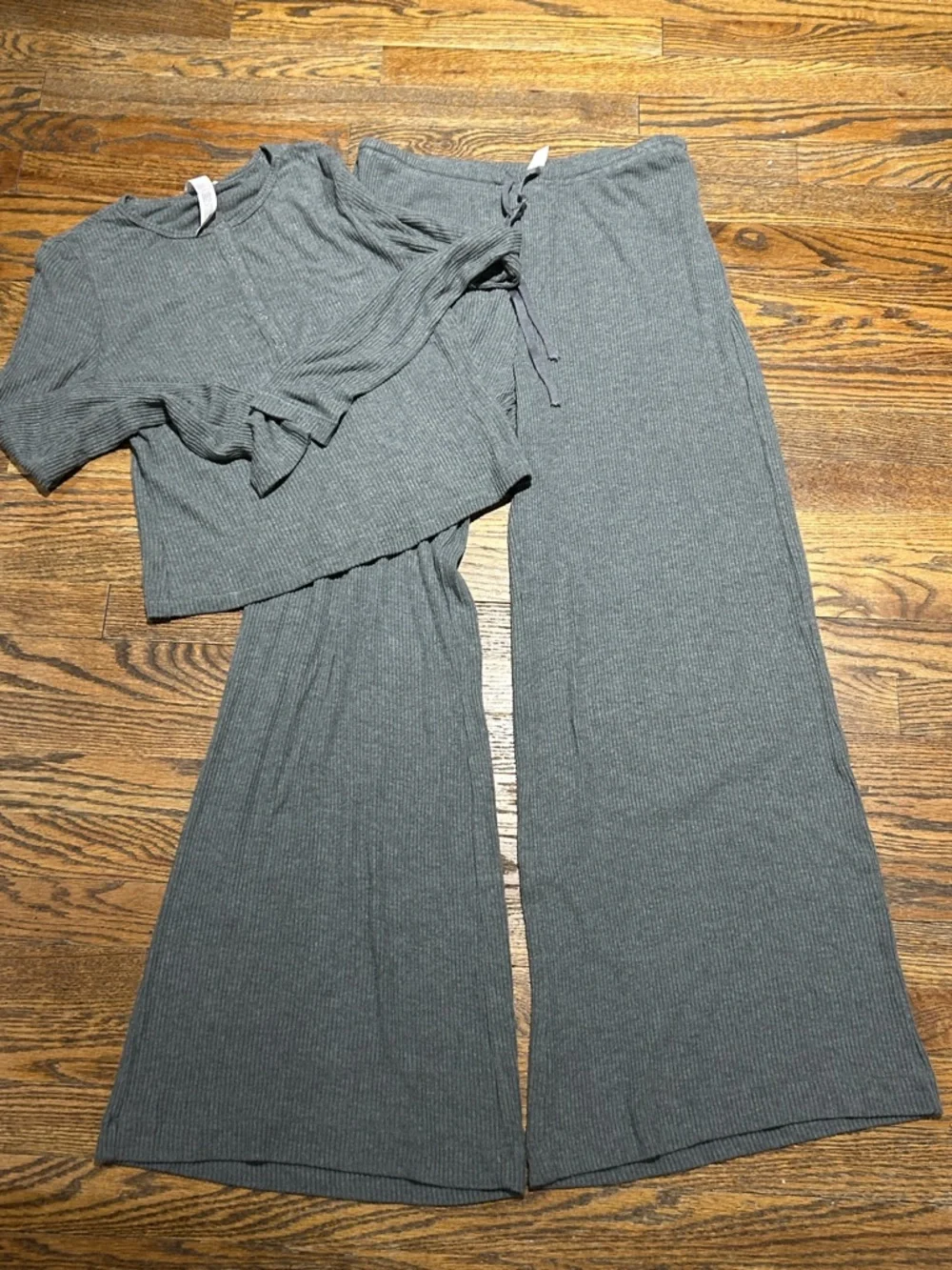 Ribbed Wide-Leg Lounge Pants & Top Set - Gray - Picture 3 of 6